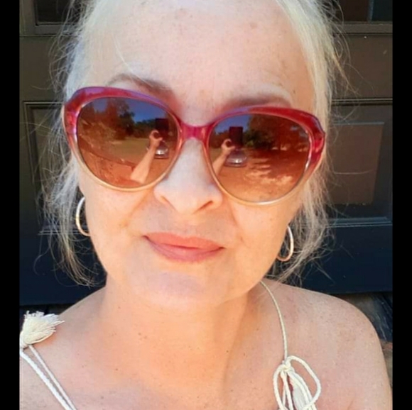 Meet your Posher, Shannon - Picture 4 of 7